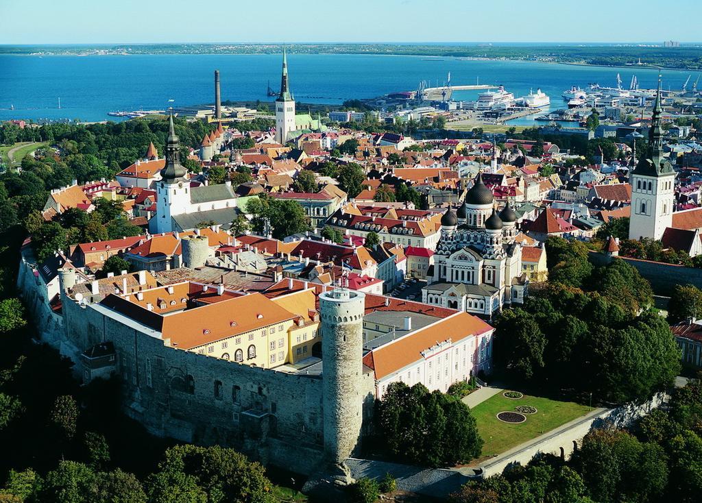 Vip Old Town Apartments Талин Стая снимка