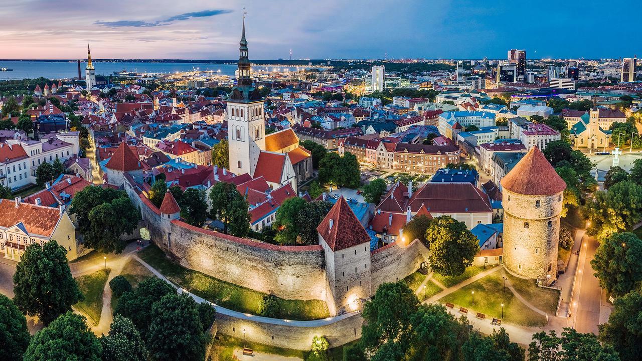 Vip Old Town Apartments Талин Екстериор снимка