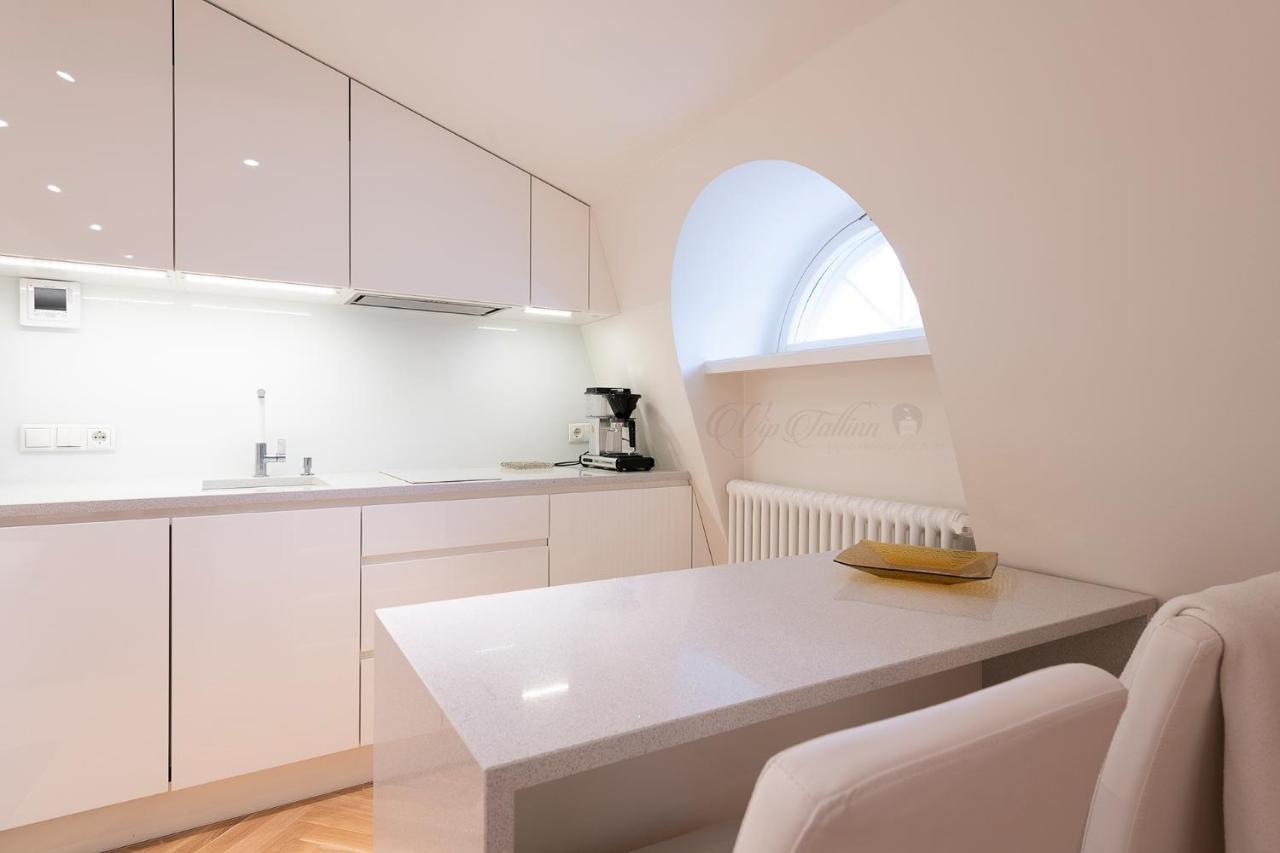 Vip Old Town Apartments Талин Екстериор снимка